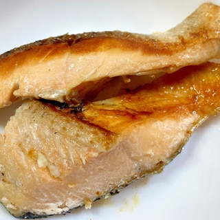 フライパンで焼き鮭